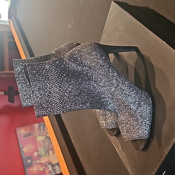 Inc international concept women's Rie to fabric peep toe pewter knit booties - Picture 3 of 6